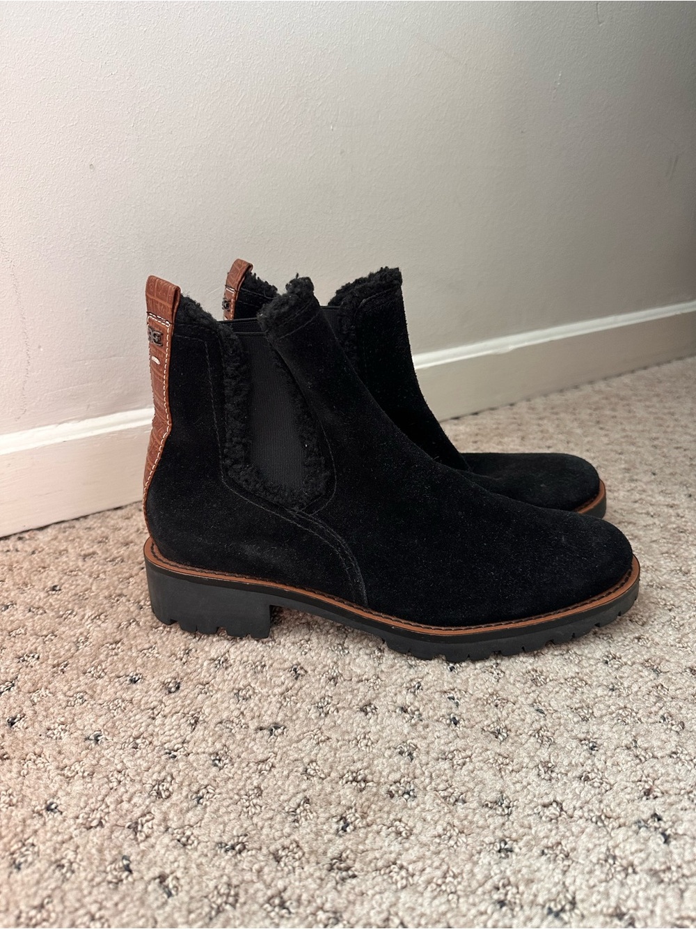 Sam Edelman Jaclyn Waterproof Black Suede Sherpa Chelsea Boots Sz 6 1/2